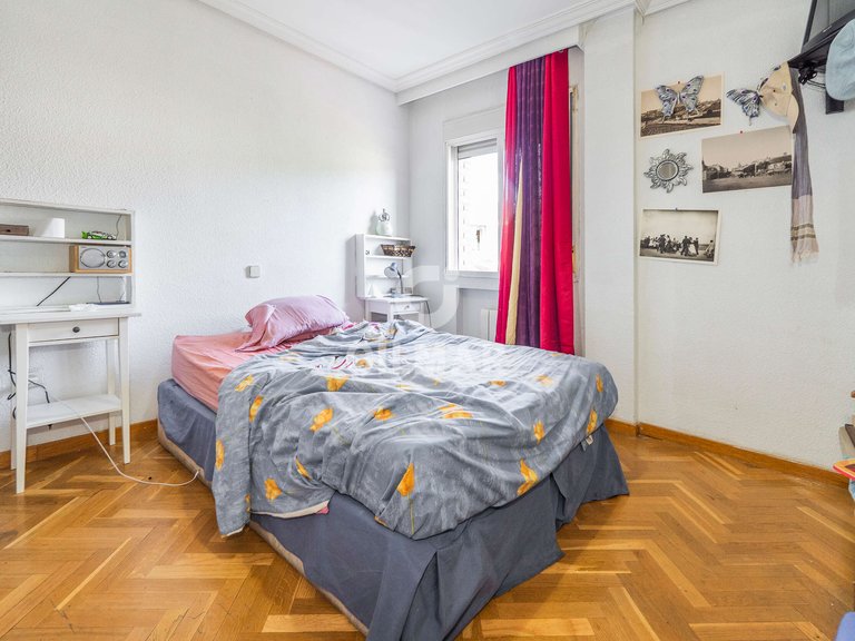 Apartment for Sale in Madrid, Madrid 11