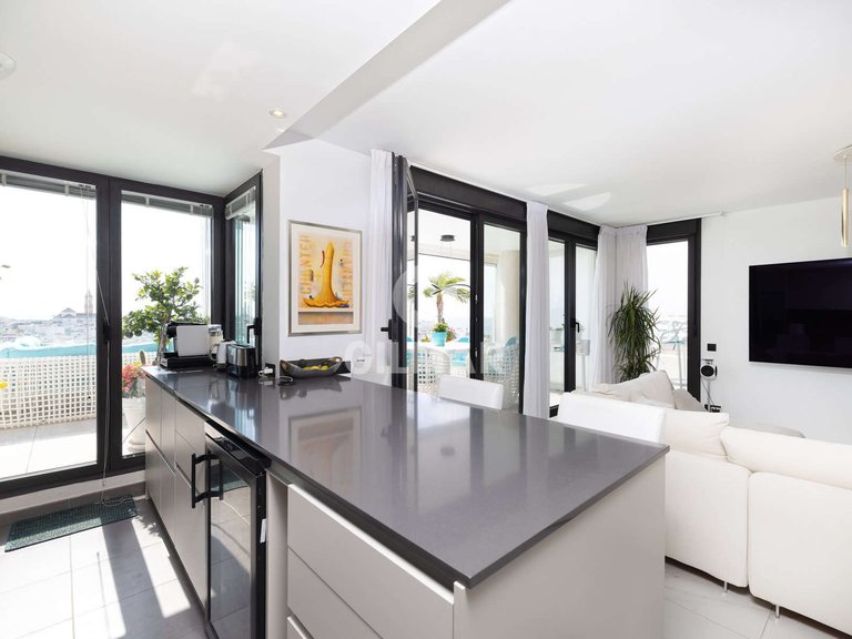 Penthouse for Sale in Estepona, Malaga 17