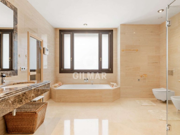 Villa for Sale in Atalaya Isdabe, Malaga 21
