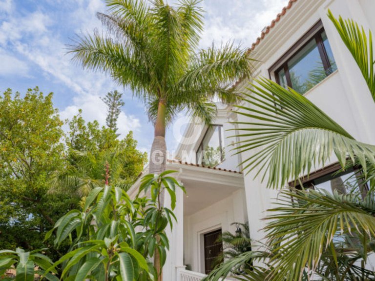 Villa for Sale in Atalaya Isdabe, Malaga 28