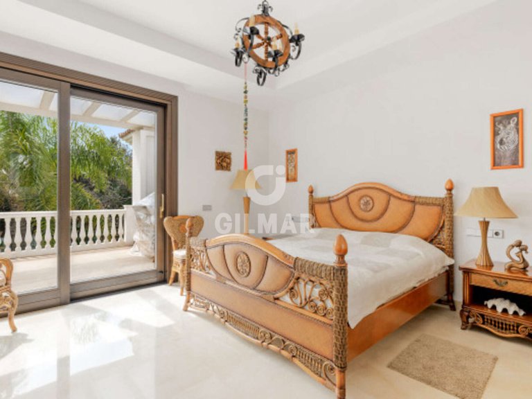 Villa for Sale in Atalaya Isdabe, Malaga 17