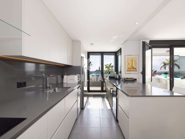 Penthouse for Sale in Estepona, Malaga 18