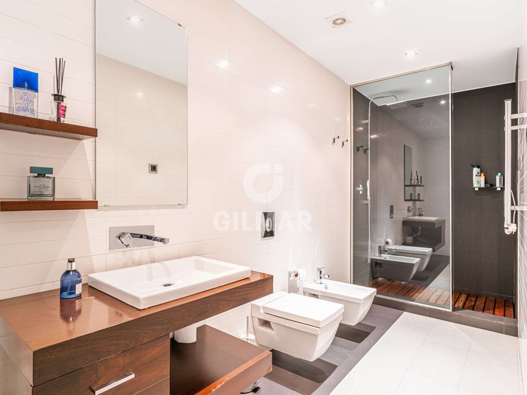 Town House for Sale in Madrid, Madrid 30