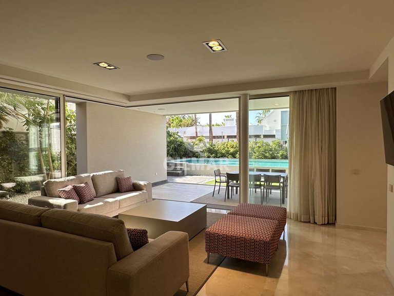 Villa for Sale in Playa De La AmÉricas, Tenerife 5