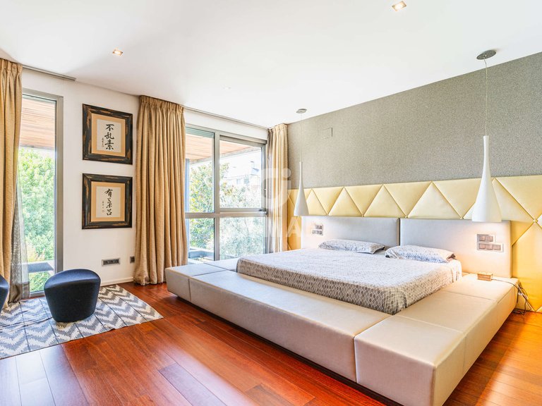 Town House for Sale in Madrid, Madrid 21