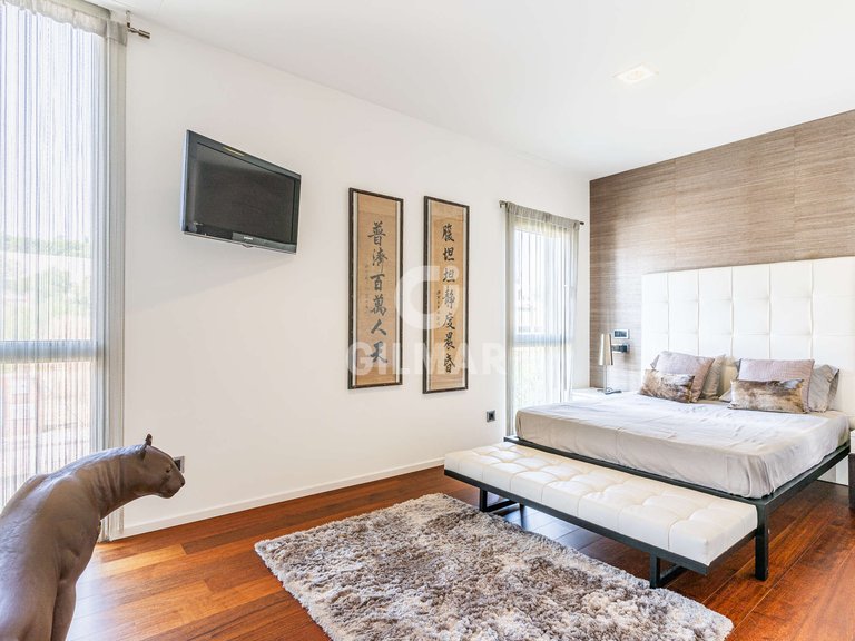 Town House for Sale in Madrid, Madrid 28