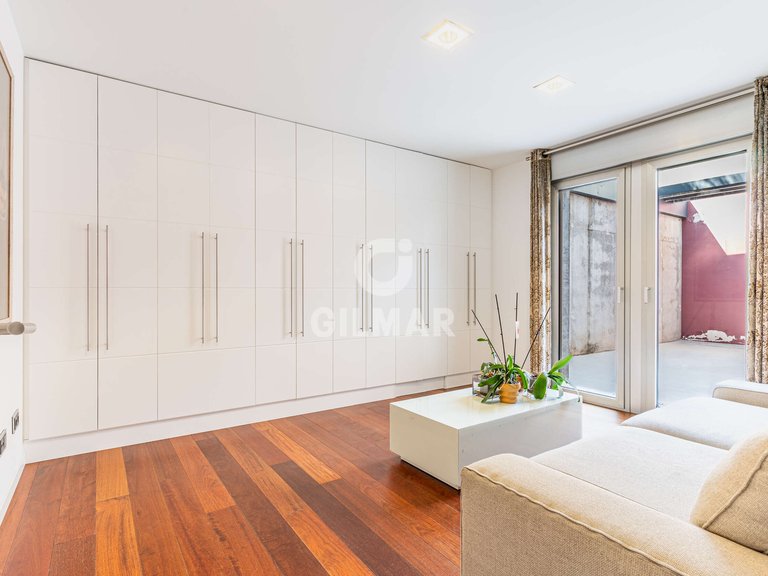 Town House for Sale in Madrid, Madrid 23