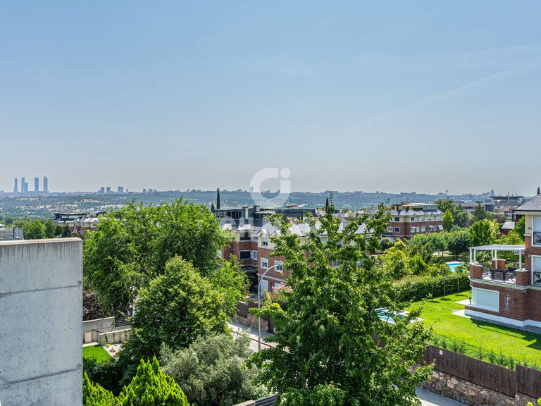 Town House for Sale in Madrid, Madrid 37