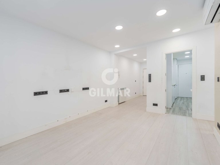 Apartment for Sale in Madrid, Madrid 8