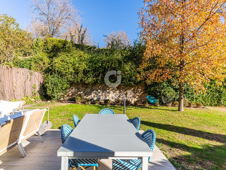 Town House for Sale in Madrid, Madrid 10