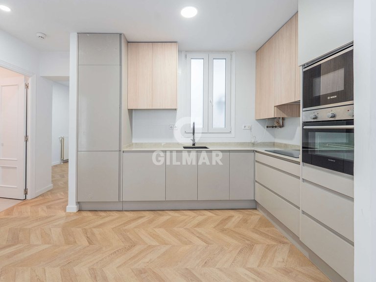 Apartment for Sale in Madrid, Madrid 8