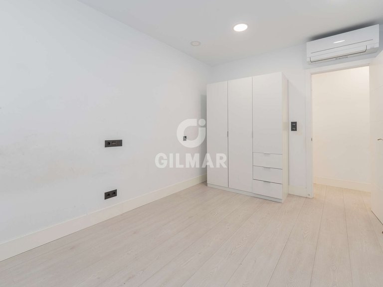 Apartment for Sale in Madrid, Madrid 18