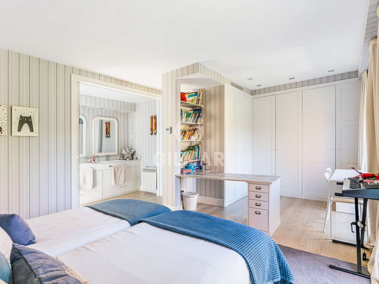 Town House for Sale in Madrid, Madrid 21