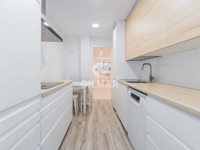 Apartment for Sale in Madrid, Madrid 16