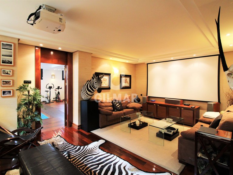 Villa for Sale in Madrid, Madrid 20