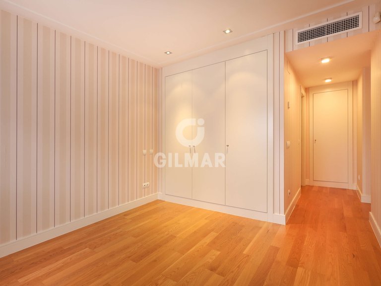 Apartment for Sale in Madrid, Madrid 18