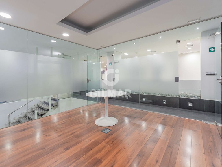Commercial for Sale in Madrid, Madrid 17