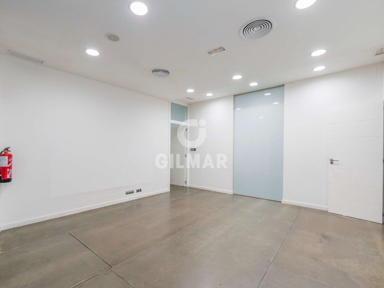 Commercial for Sale in Madrid, Madrid 9