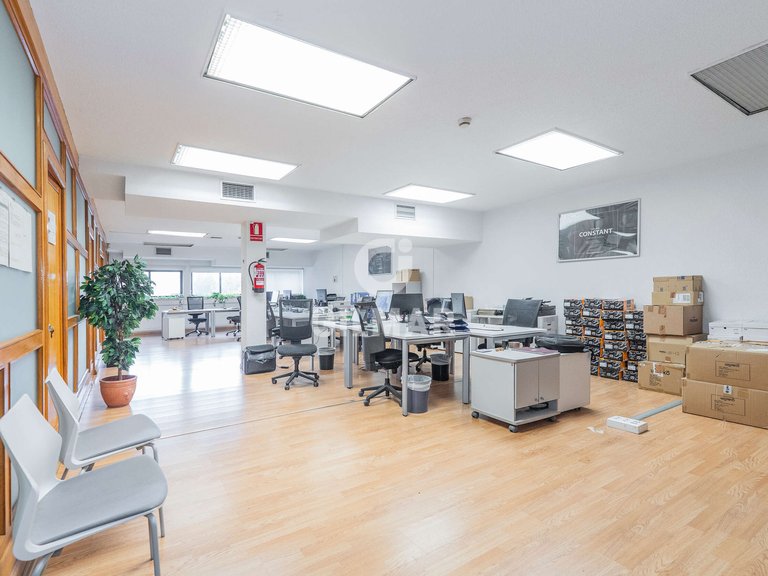 Commercial for Sale in Coslada, Madrid 7