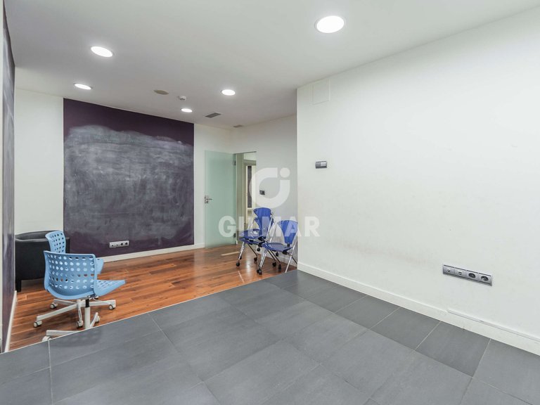 Commercial for Sale in Madrid, Madrid 14