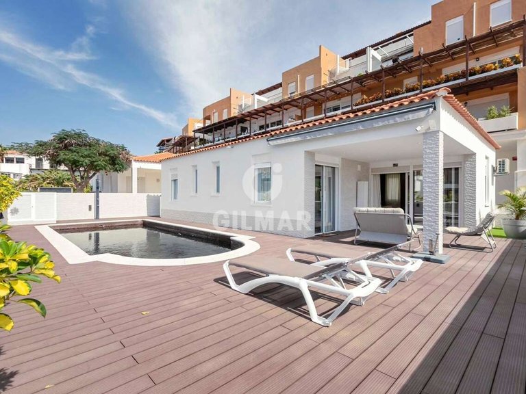 Villa for Sale in Amarilla Golf, Tenerife 1