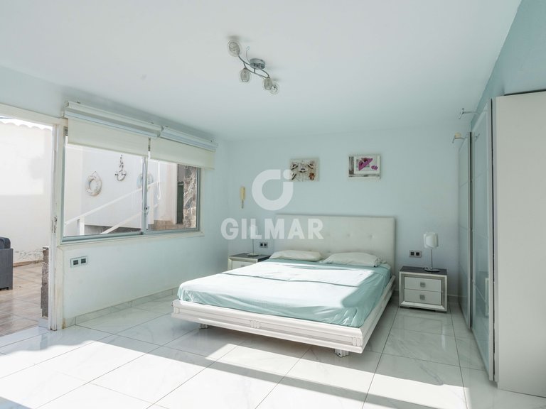 Villa for Sale in San Isidro, Tenerife 28
