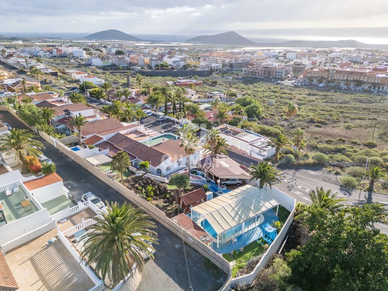 Villa for Sale in San Isidro, Tenerife 1