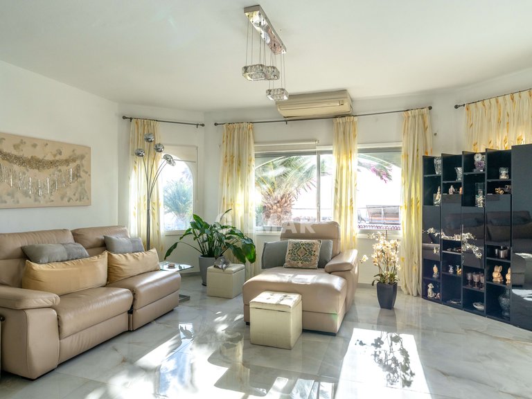 Villa for Sale in San Isidro, Tenerife 11