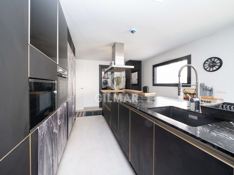Apartment for Sale in Madrid, Madrid 18