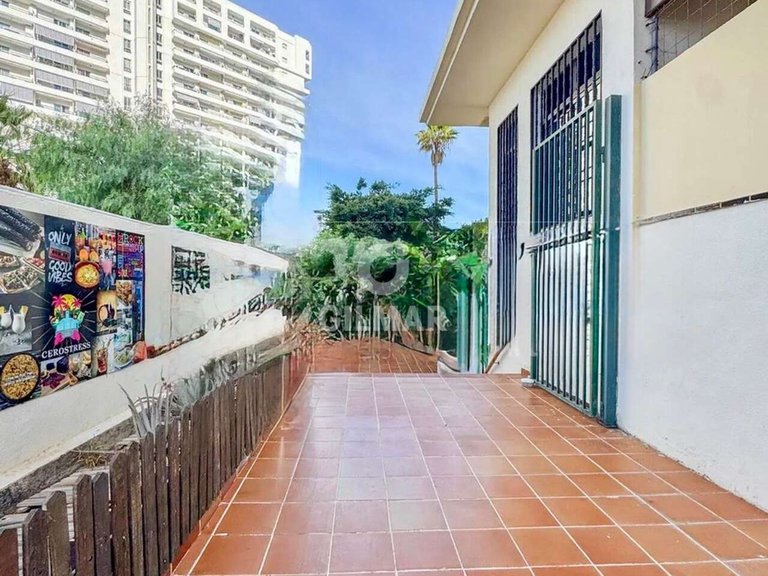 Commercial for Sale in Adeje, Tenerife 1