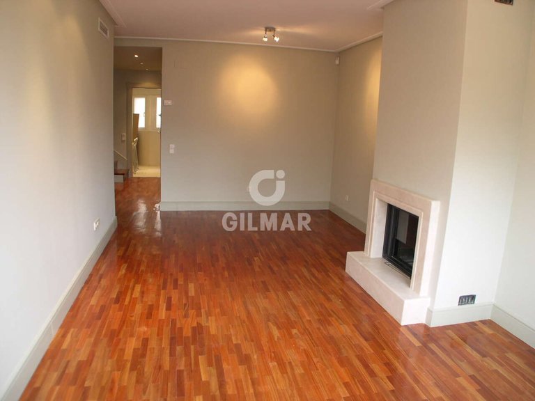 Town House for Sale in Madrid, Madrid 2