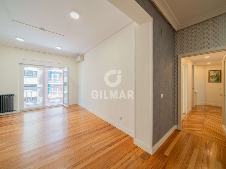 Apartment for Sale in Madrid, Madrid 11