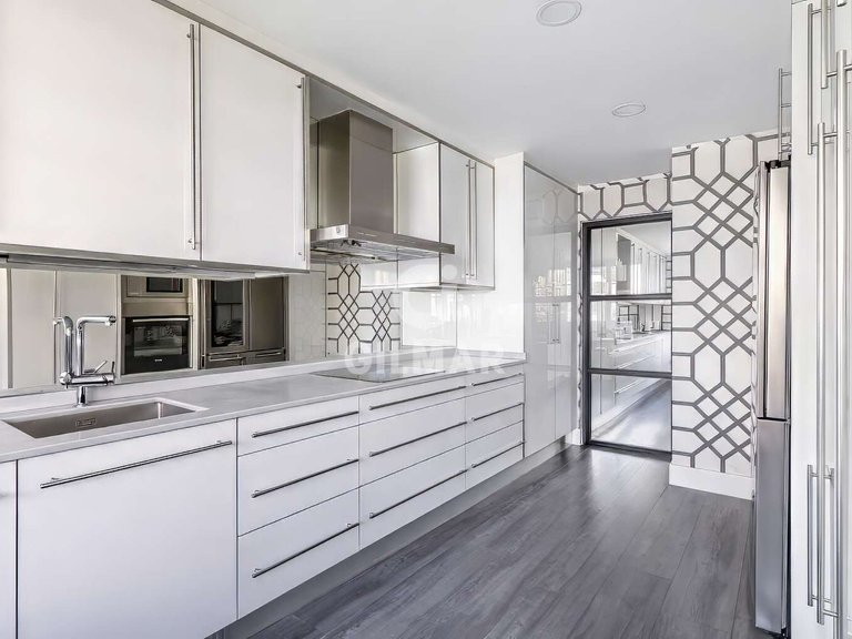 Town House for Sale in Madrid, Madrid 11