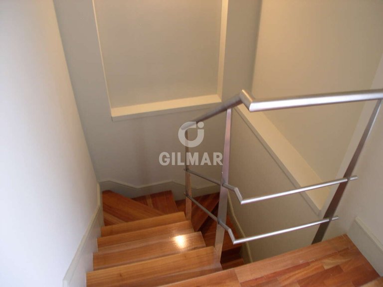 Town House for Sale in Madrid, Madrid 16