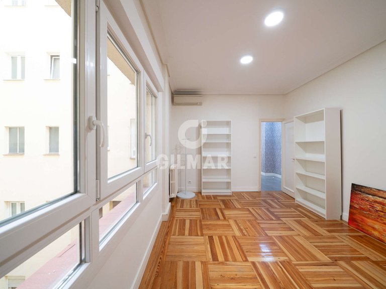 Apartment for Sale in Madrid, Madrid 18