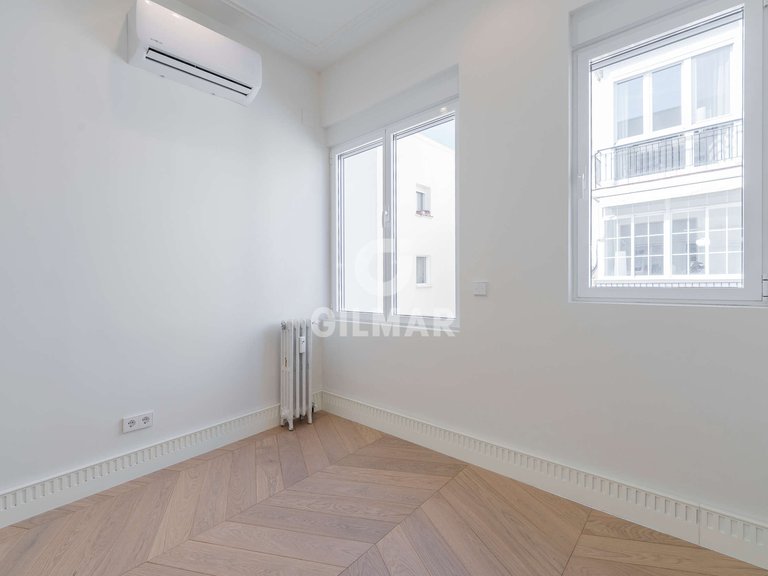 Apartment for Sale in Madrid, Madrid 16