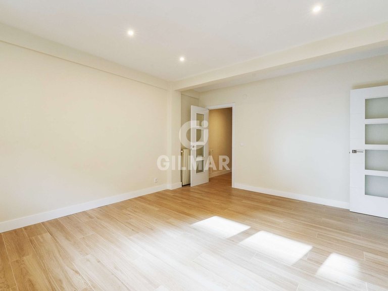 Apartment for Sale in Madrid, Madrid 5