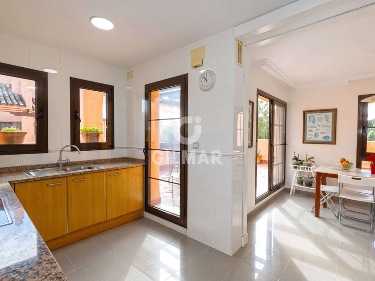 Town House for Sale in Atalaya Isdabe, Malaga 8