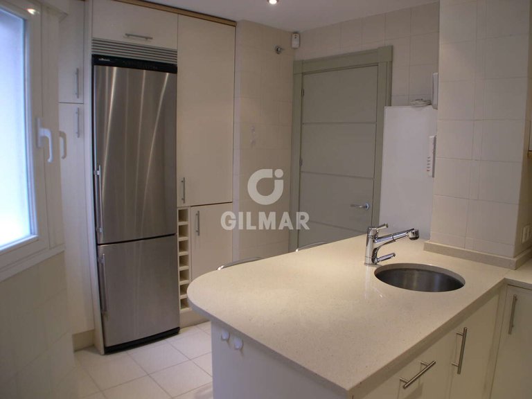 Town House for Sale in Madrid, Madrid 12