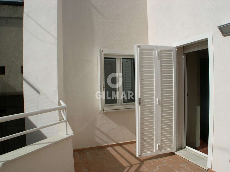 Town House for Sale in Madrid, Madrid 17