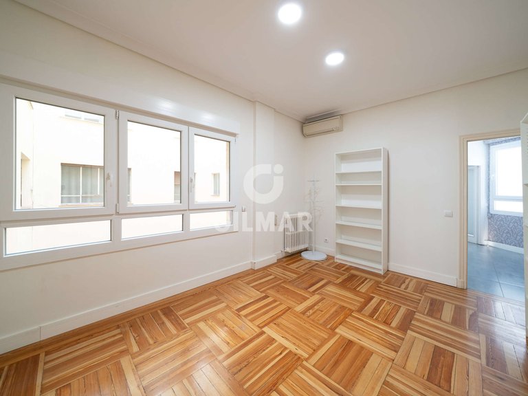 Apartment for Sale in Madrid, Madrid 16