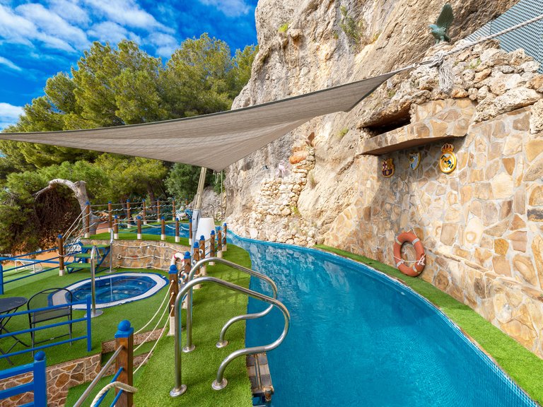 Villa for Sale in MÁlaga, Malaga 25