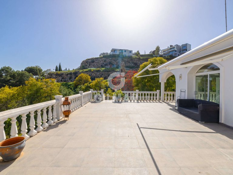 Villa for Sale in BenahavÍs, Malaga 1