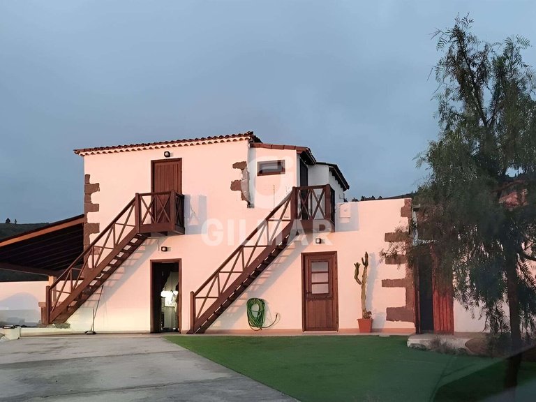 Villa for Sale in GuÍa De Isora, Tenerife 2