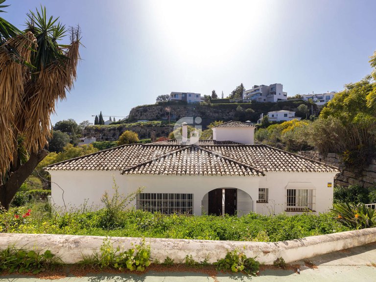 Villa for Sale in BenahavÍs, Malaga 43