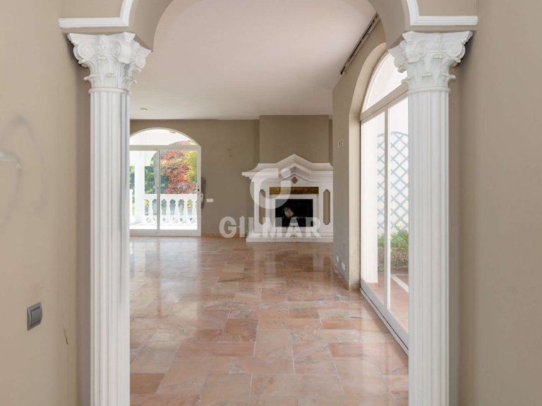 Villa for Sale in BenahavÍs, Malaga 8