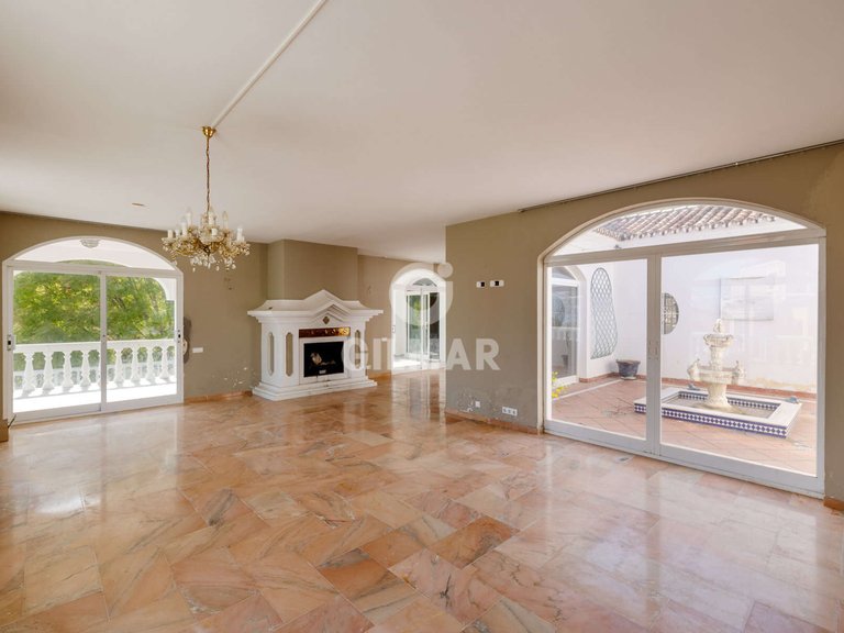 Villa for Sale in BenahavÍs, Malaga 7