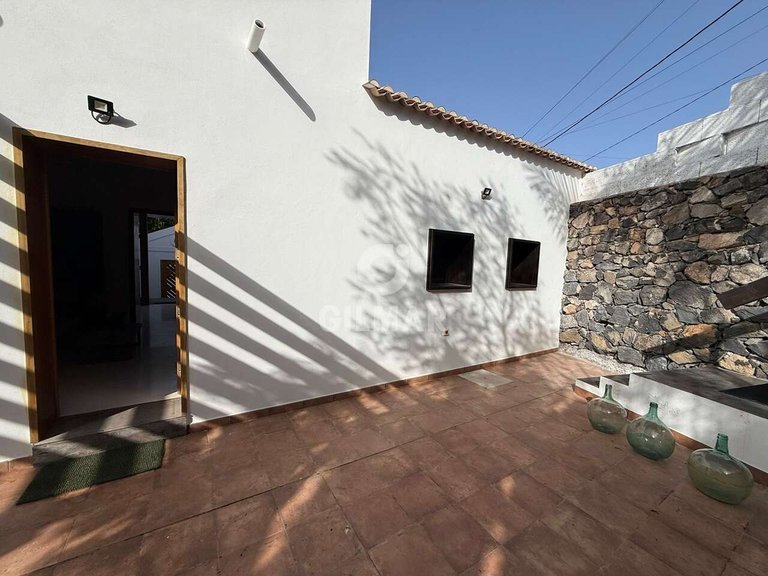 Villa for Sale in GuÍa De Isora, Tenerife 32