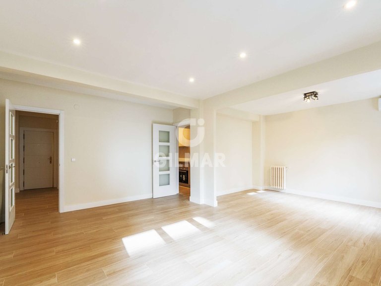 Apartment for Sale in Madrid, Madrid 6