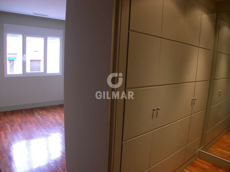 Town House for Sale in Madrid, Madrid 5